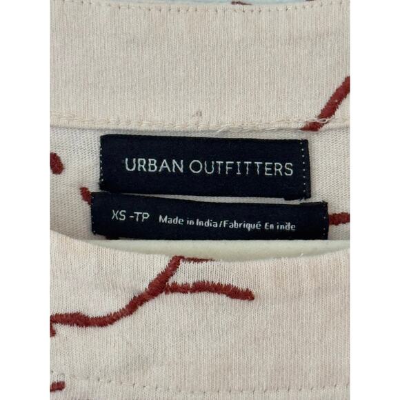 Urban Outfitters Lily of the Valley Shirt Womens XS Cream Embroidered Floral Tee - Picture 9 of 9